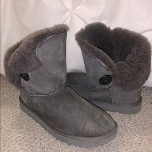 •UGG BOOTS•   •grey short boots•
